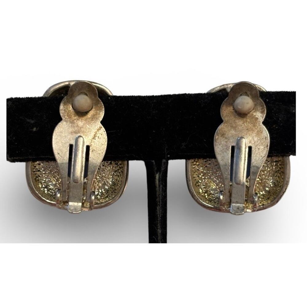 Blue Cat’s Eye Silver Tone clip On Earrings Vintage Jewelry 1” - Picture 2 of 4